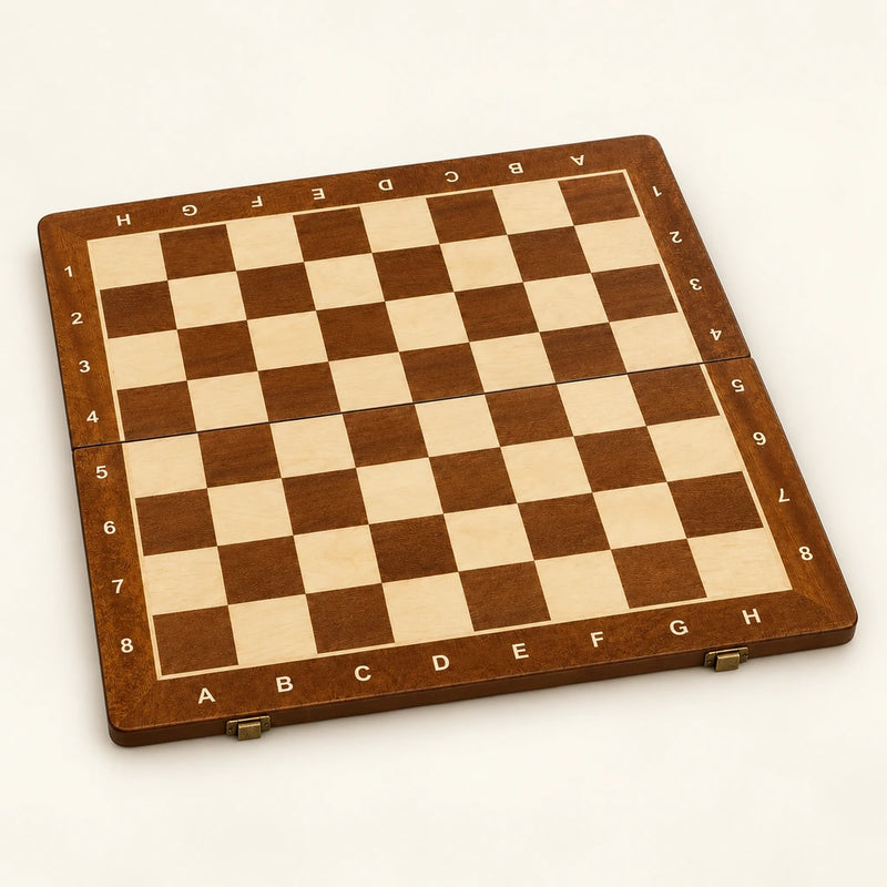 Échiquier seul en coffret pliant — vue d’ensemble sur fond crème