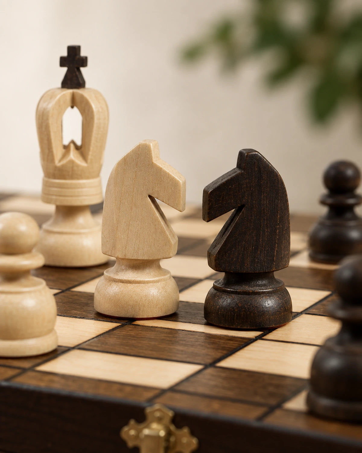 Jeu d’échecs Royal Mini en bois — vue 1