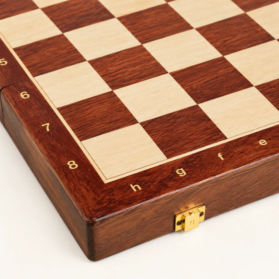 Jeu d’échecs L’Essentiel — détail du plateau