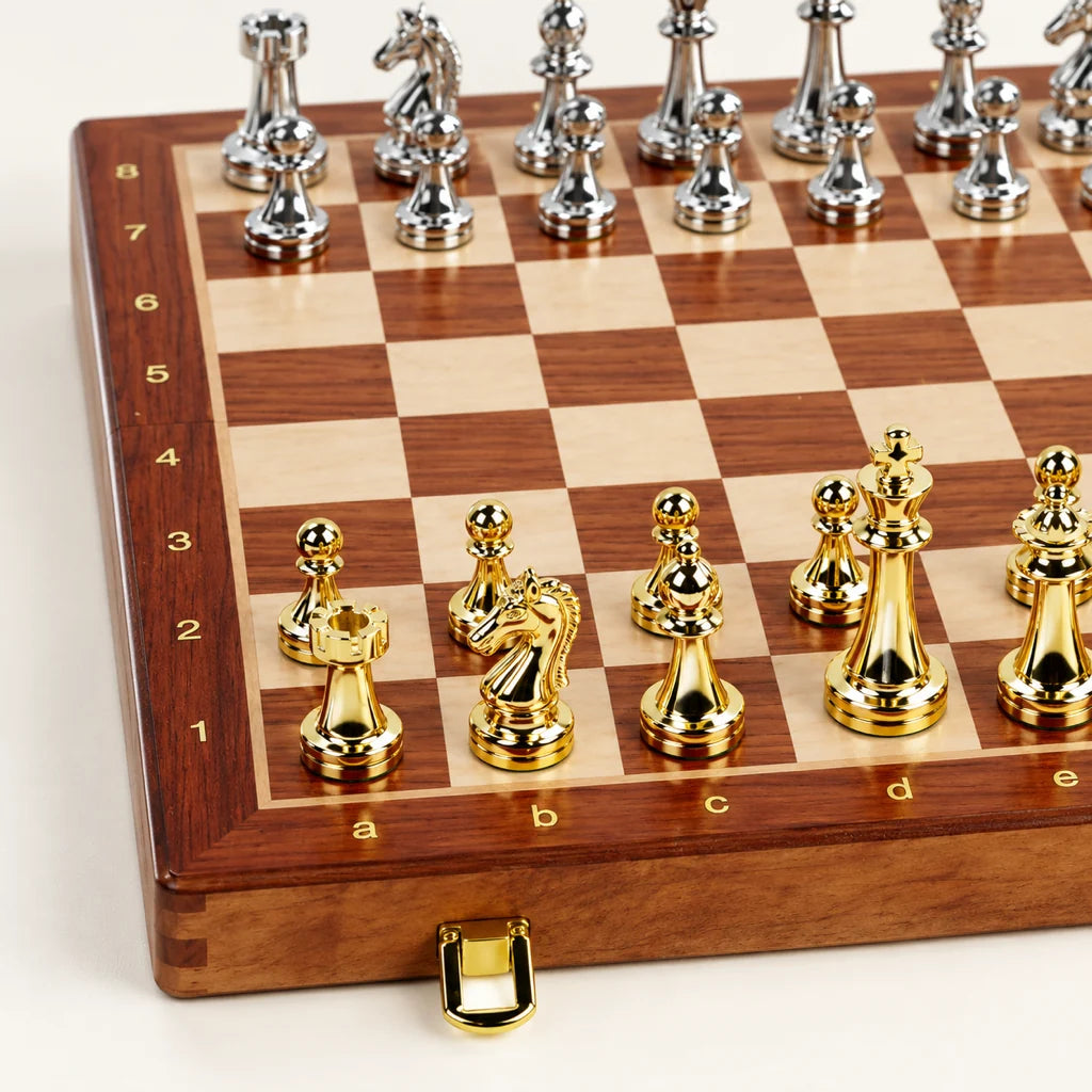 Jeu d’échecs Le Médaillon — détail du plateau
