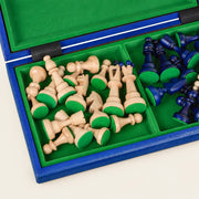 Jeu d’échecs L’Atlantique — coffret ouvert, pièces rangées