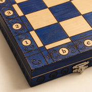 Jeu d’échecs Le Diplomate — détail du bois et du décor