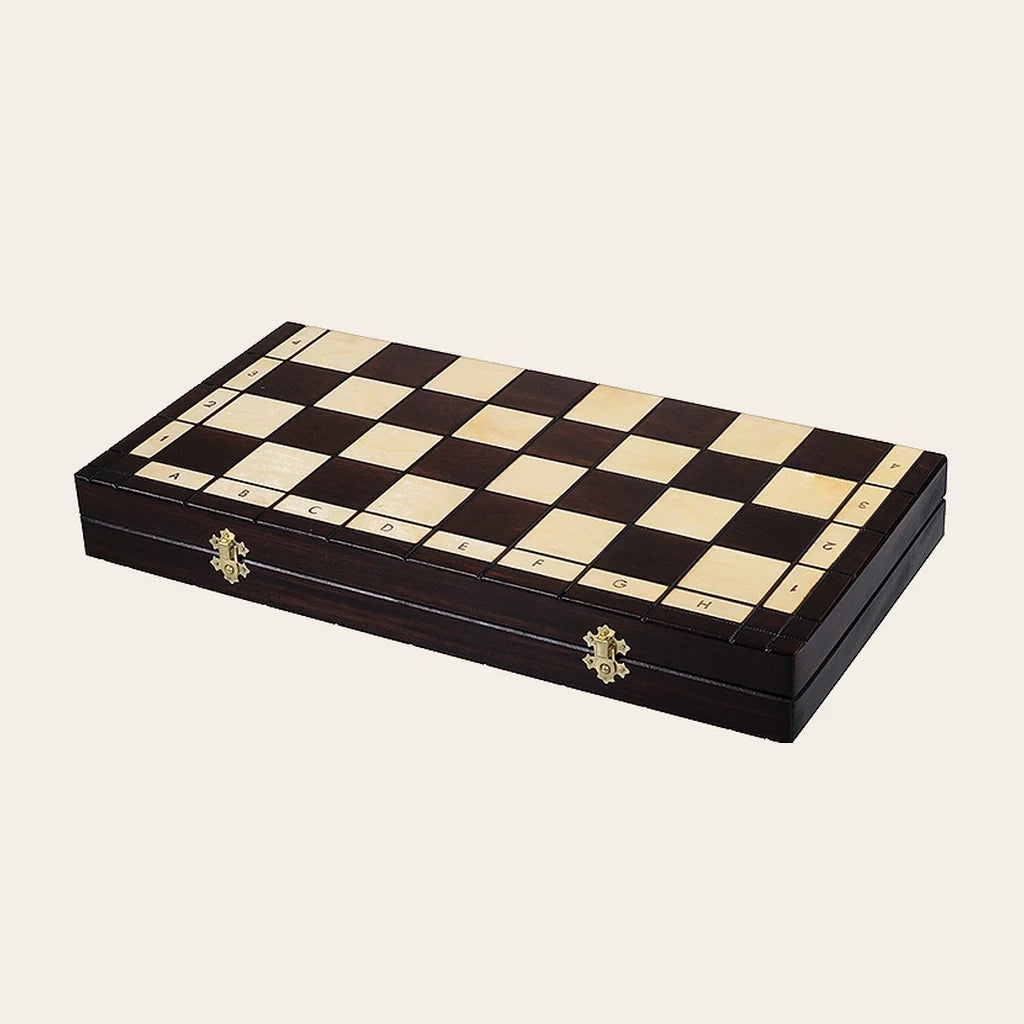 Jeu d’échecs Le Montagnard — coffret fermé