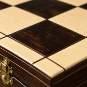 Jeu d’échecs Le Noël — détail du bois et du décor