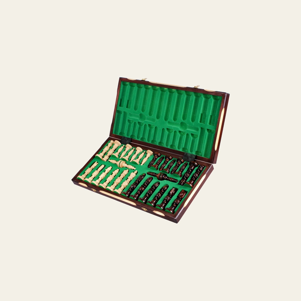 Jeu d’échecs Le Grand Siècle — coffret ouvert, pièces rangées