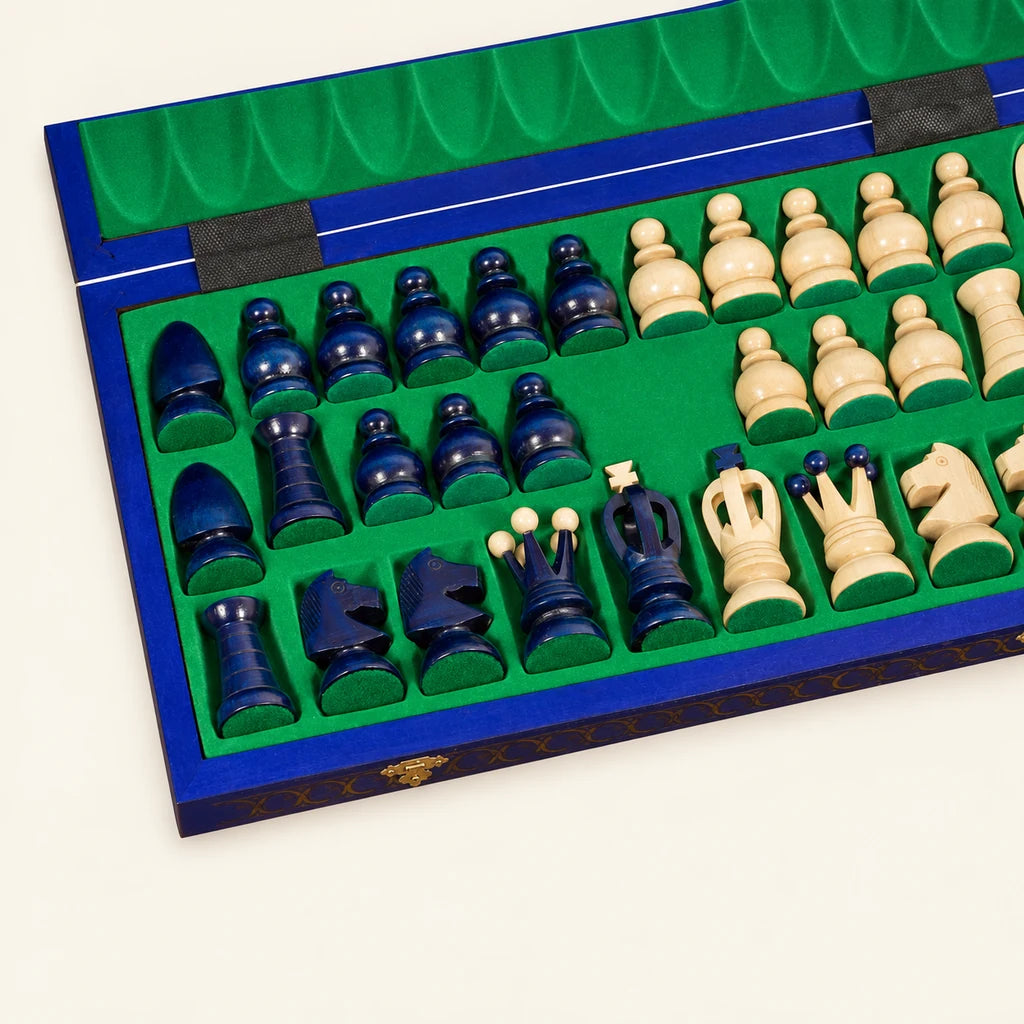 Jeu d’échecs Le Saphir — coffret ouvert, pièces rangées
