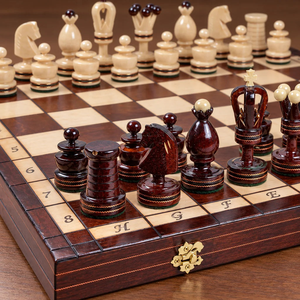 Jeu d’échecs L’Orfèvre — détail du bois et du décor