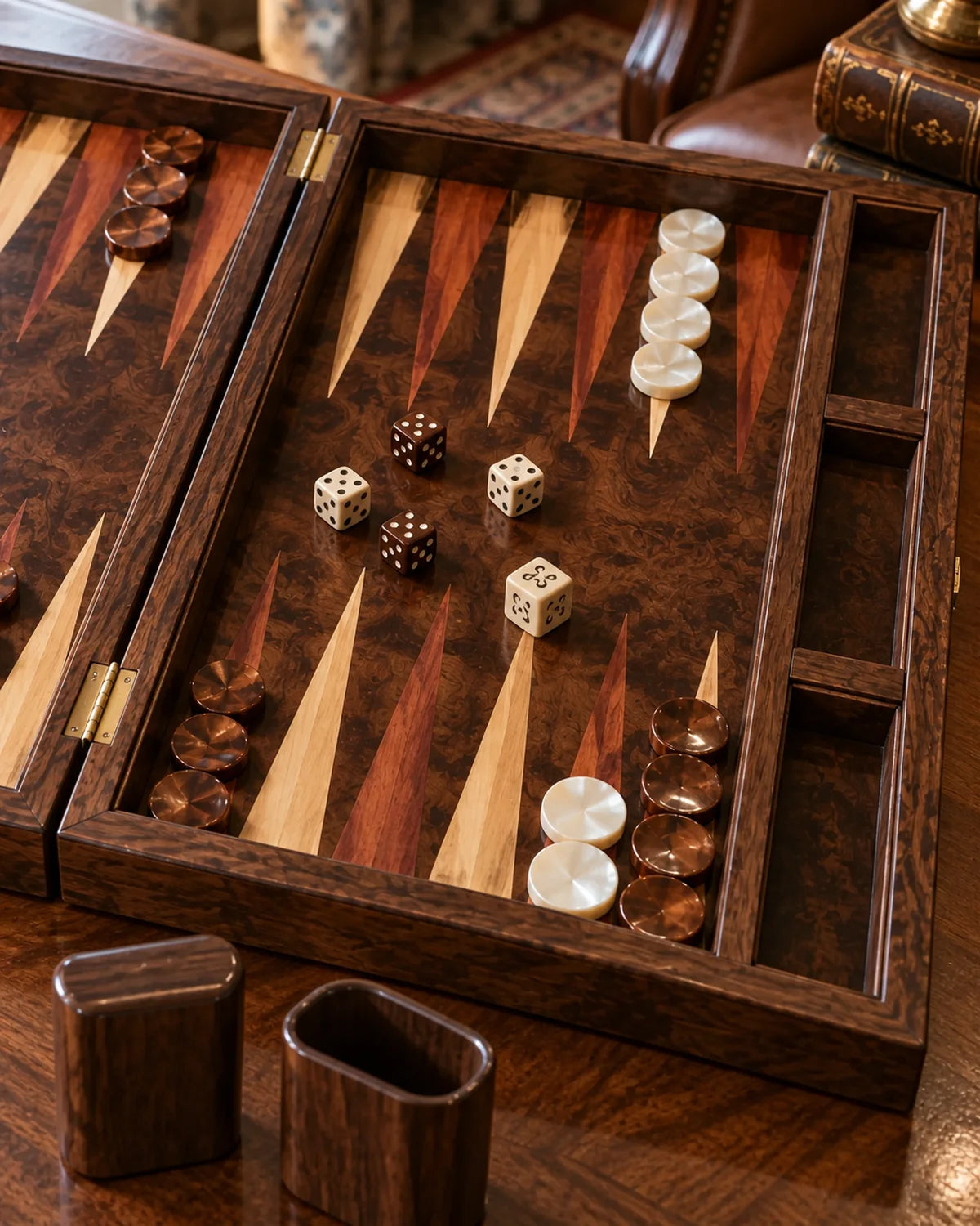 Backgammon Noyer de Californie — 05 jetons des