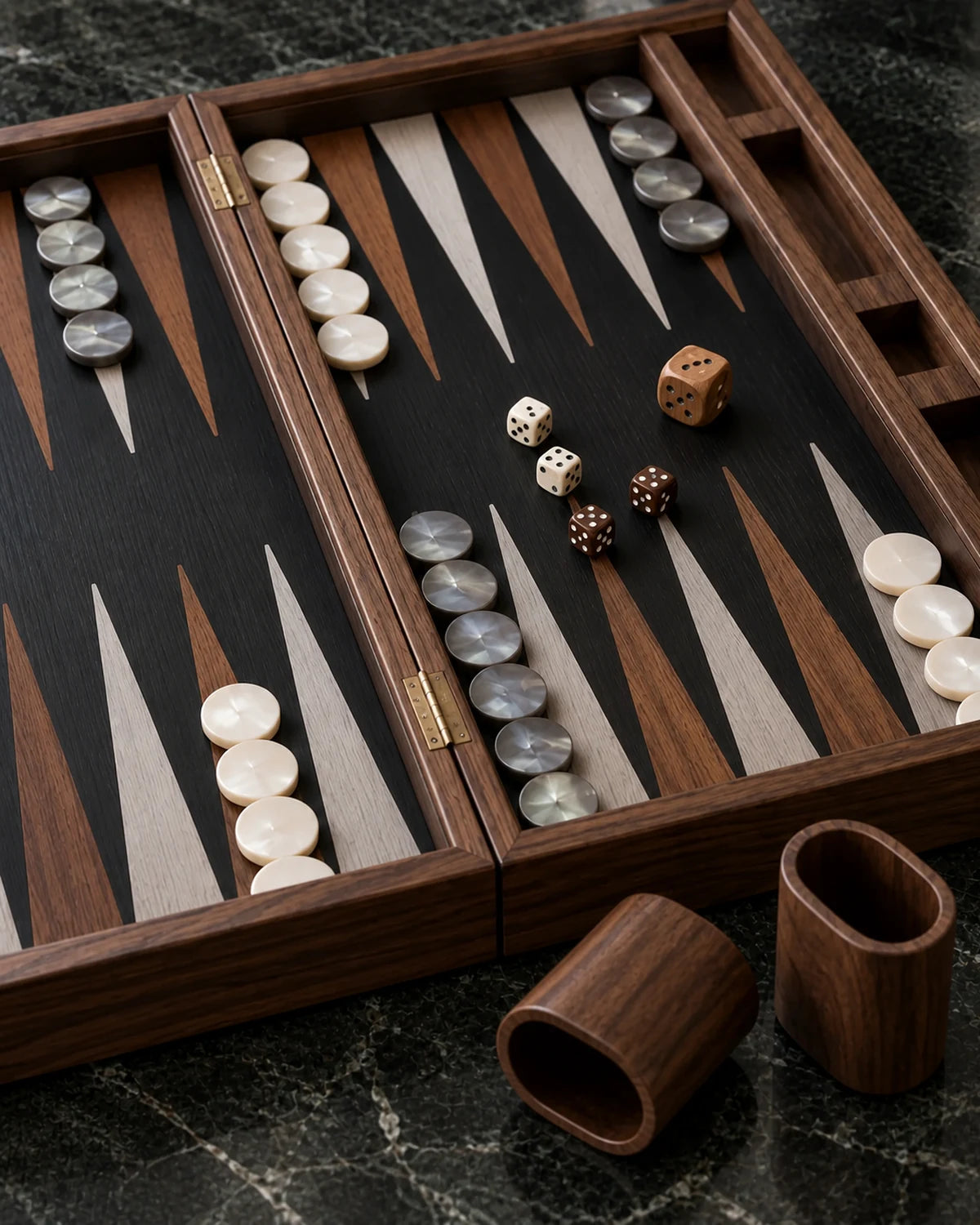 Backgammon Noyer & Chêne noir — 04 jetons des