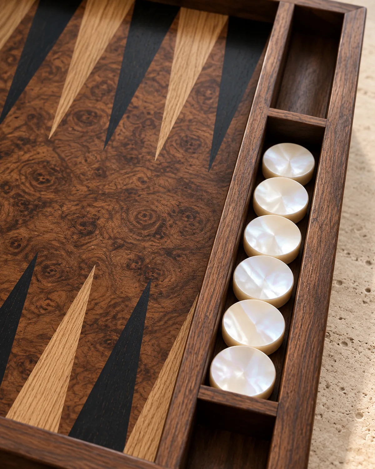 Backgammon Ronce de noyer — 06 rangement lateral