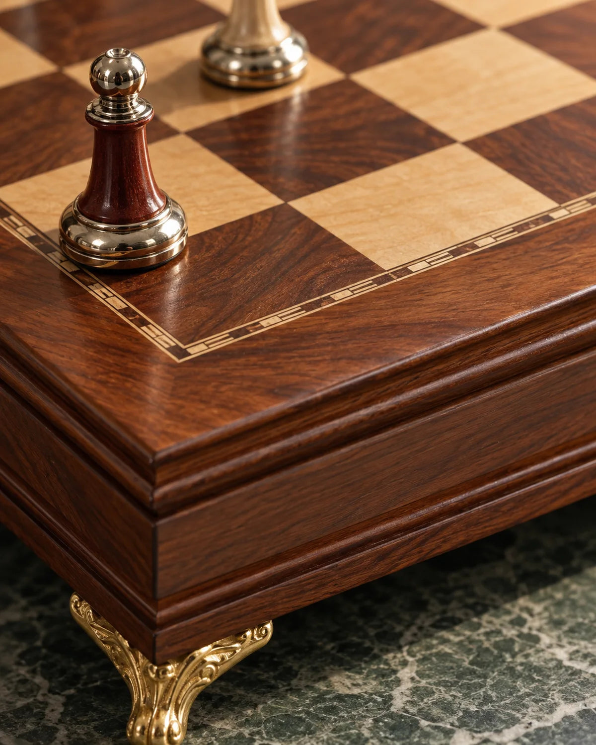 Jeu d’échecs aux accents dorés — vue 6