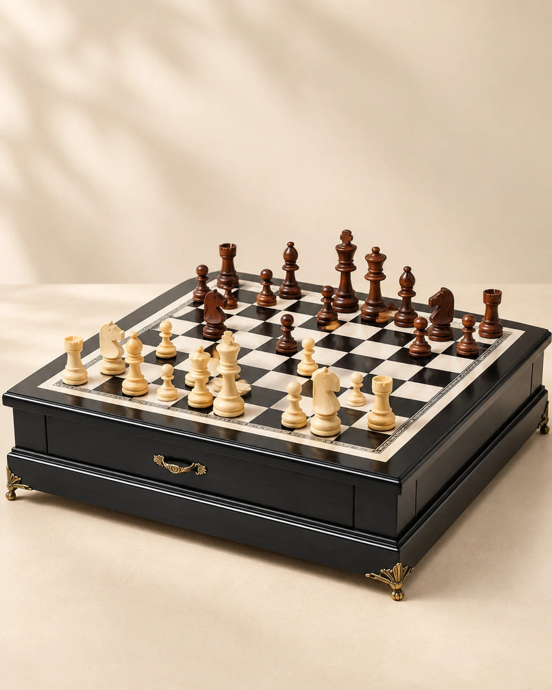 Jeu d’échecs noir décoratif — vue 1