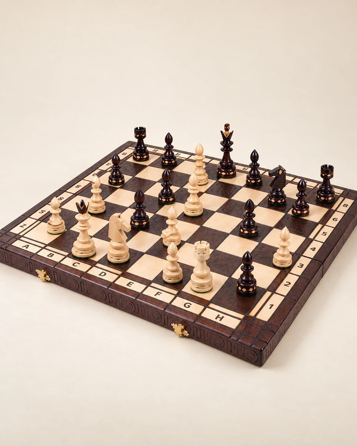 Jeu d’échecs Indian en bois — vue 1