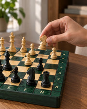 Jeu d’échecs Magnetic bois — pièce en main