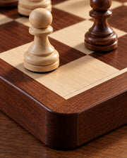 Jeu d’échecs magnétique marqueté — détail des matières
