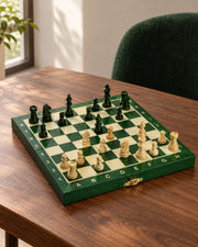 Jeu d’échecs magnétique mini 20 cm vert — mise en situation