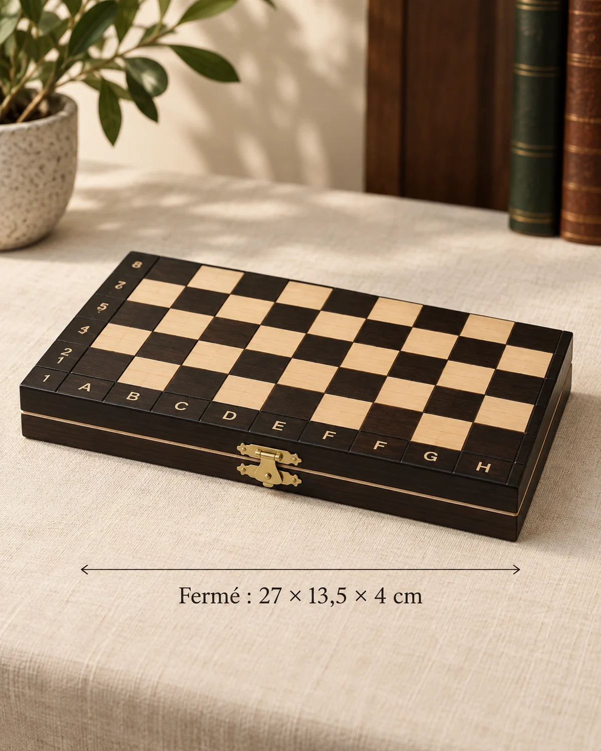 Jeu d’échecs magnétique noir 27 cm — coffret fermé, 27 × 13,5 × 4 cm