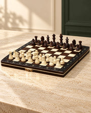 Jeu d’échecs scolaire magnétique — le jeu et ses pièces, ambiance premium