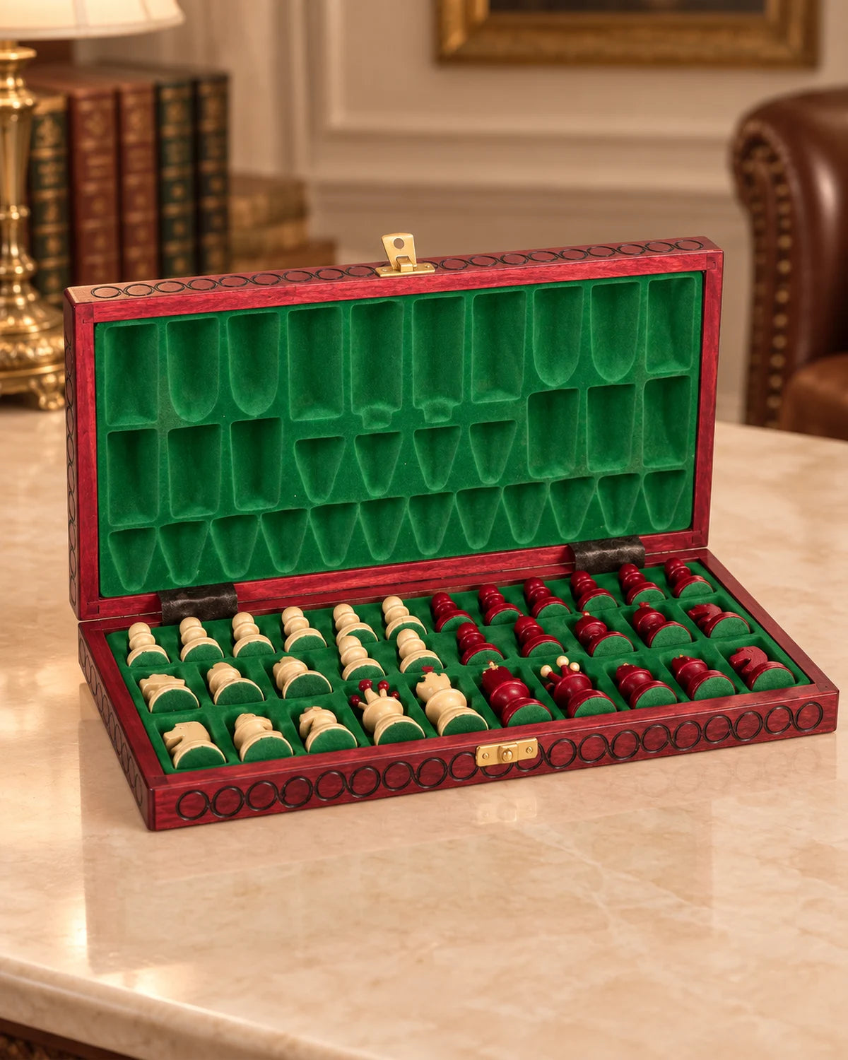 Jeu d’échecs Small Pearl — rangement des pièces