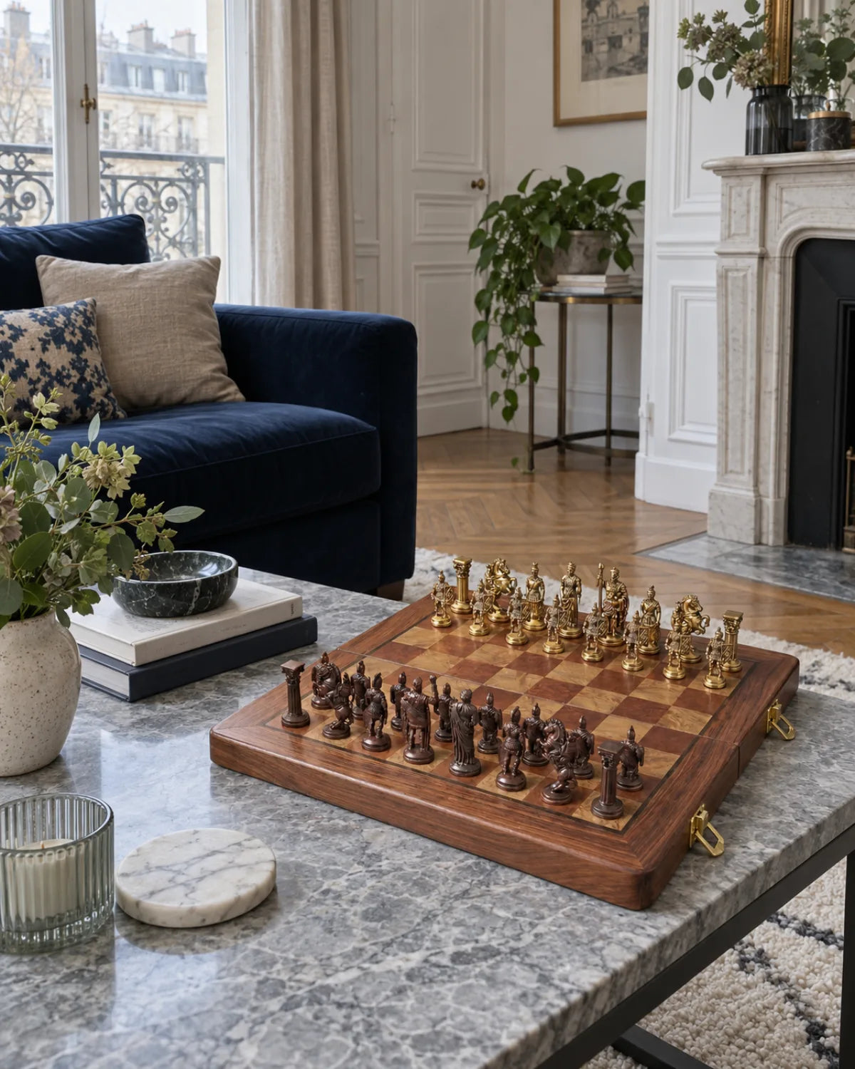 Échiquier Brun & Doré dans un salon chaleureux — mise en scène décorative